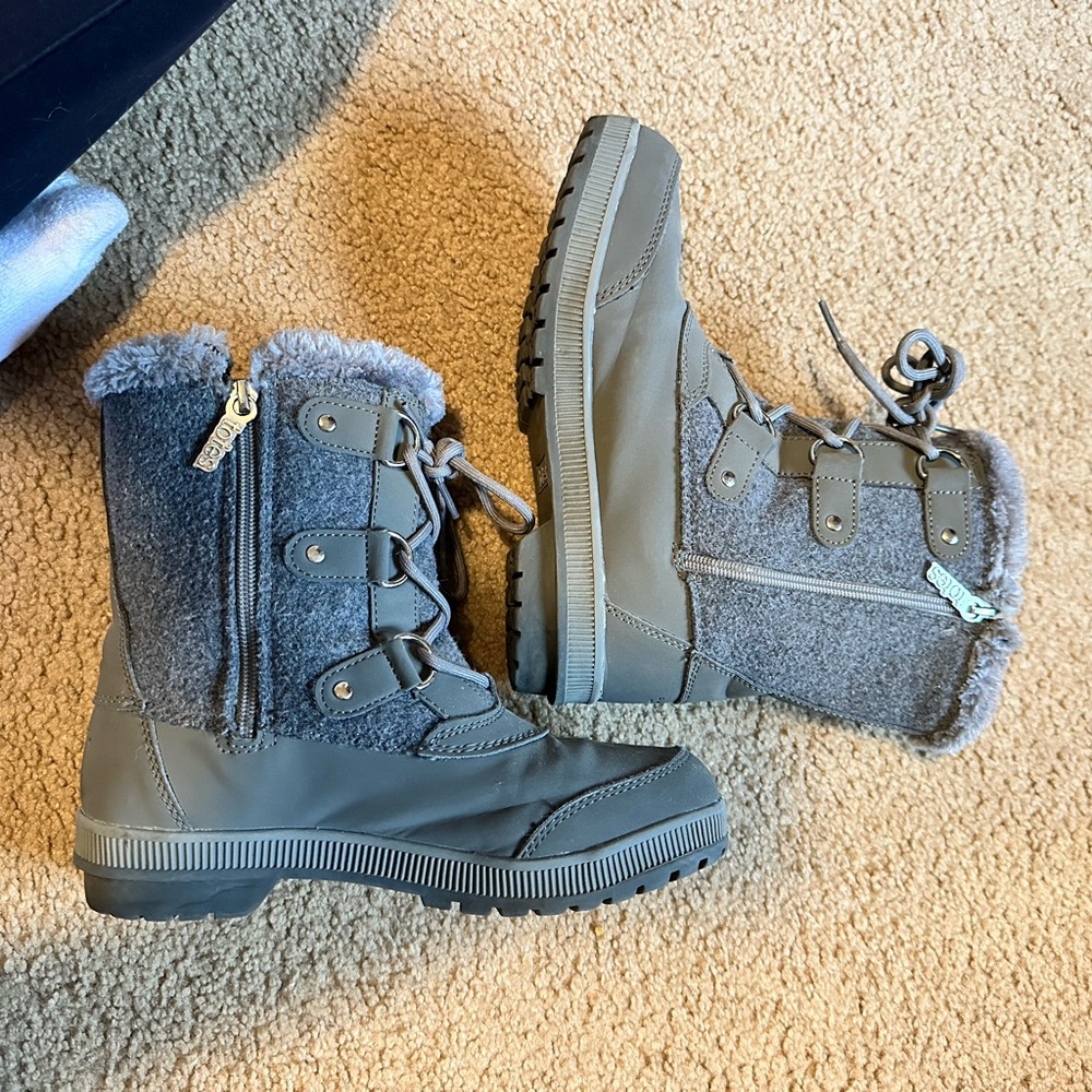 Totes Gray Lace Up Boots